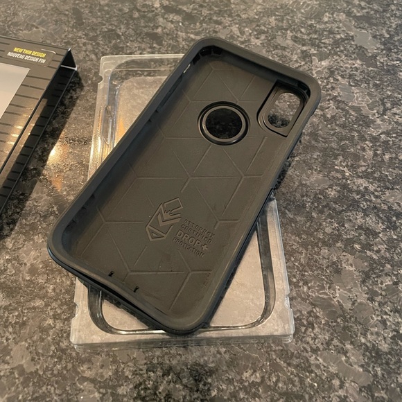 Otterbox IPhone XR case - Picture 4 of 4